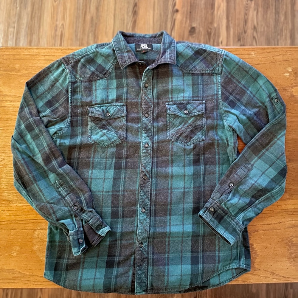 Rock & Republic Women’s Flannel - Large
